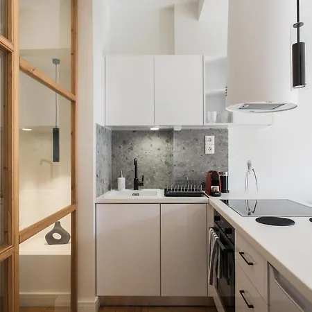 Apartment Discover Center By Foot, From Bright 1bdr!